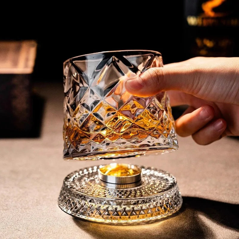 Vasos de whisky giratorios.