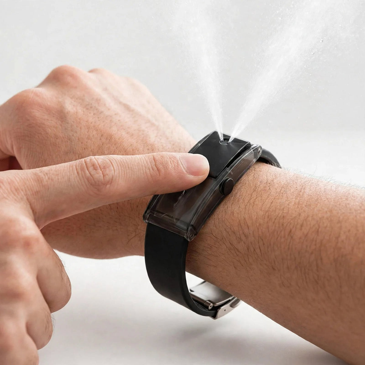 Pulsera difusora de perfume recargable y ajustable.